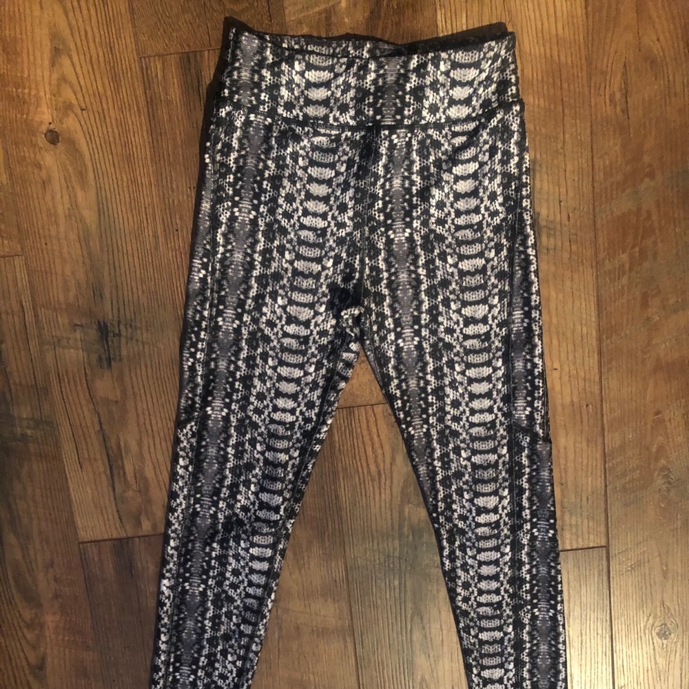 Underarmour snake skinned leggings